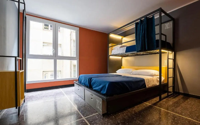 Marathon Hostel