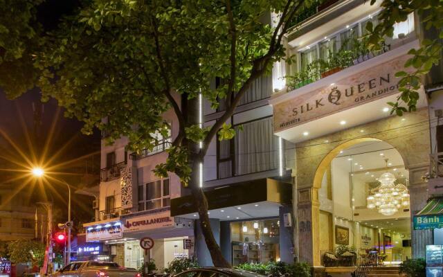 Silk Queen Grand Hotel вид на фасад