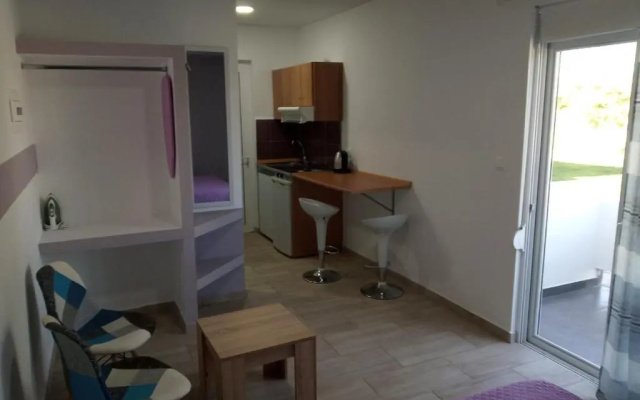 Toulas Studios And Apts No2