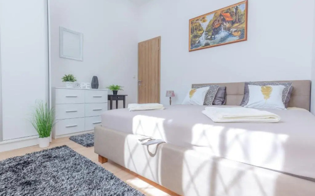 Real Apartments Zoltan