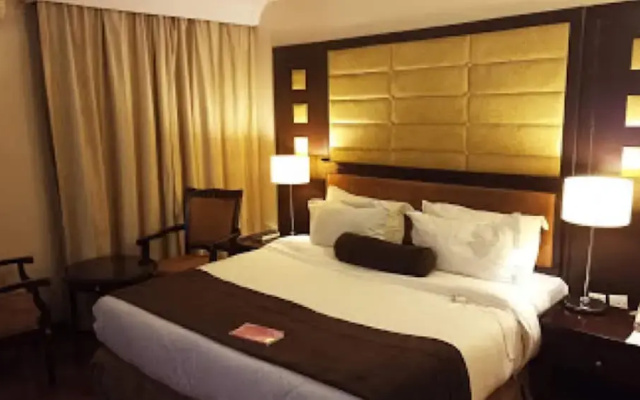Room-owu Crown Hotel - Guest Room