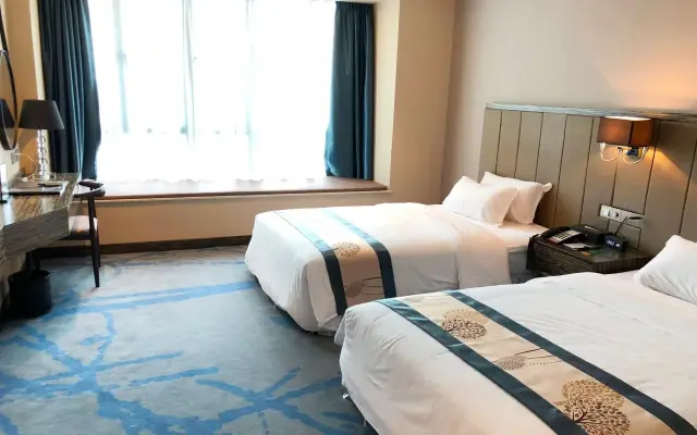 Landmark Hotel