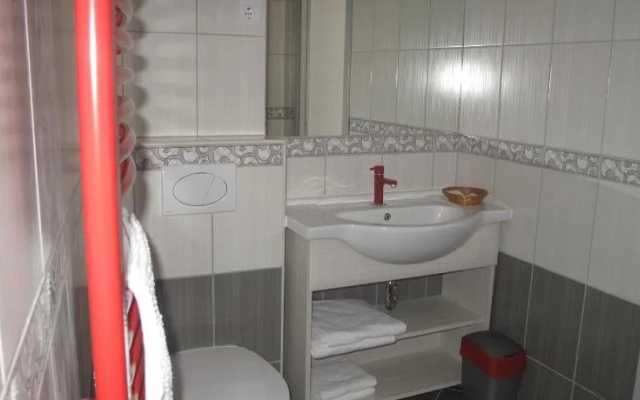 Riviéra Rooms Vendégszobák