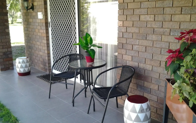 Bottlebrush B&B