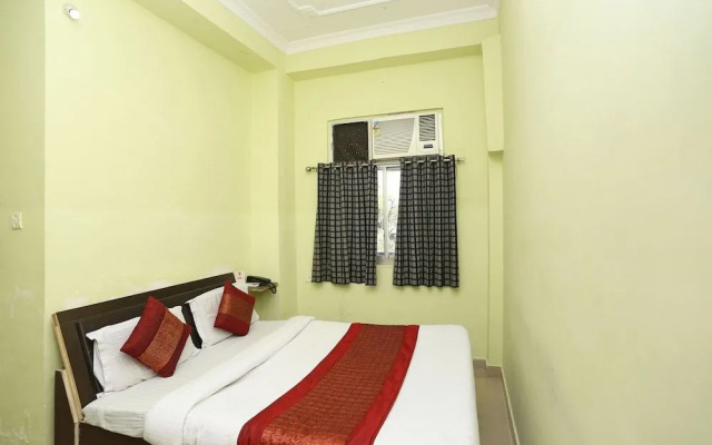OYO 23293 Hotel Dev Residency
