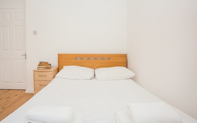 Отель Fantastically Located 1 Bed Near Waterloo Station Великобритания, Лондон - отзывы, цены и фото номеров - забронировать отель Fantastically Located 1 Bed Near Waterloo Station онлайн комната для гостей