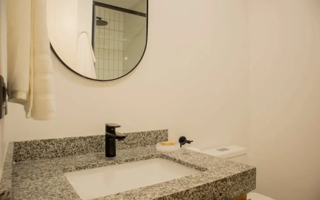 w Phenomenal 1BR w Balcony in Barranco