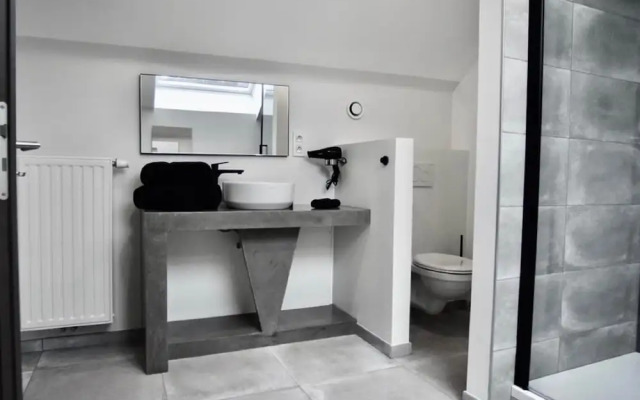 Tranquil Holiday Home in Manhay with Hot Tub near Ski Area