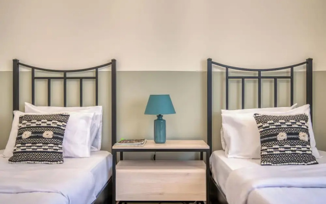 Vinyl 3-Bedroom Apartment in Zouk Mikael