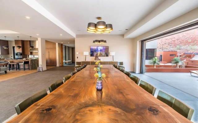 Secluded Padre Canyon Luxury 5 Bedroom Home