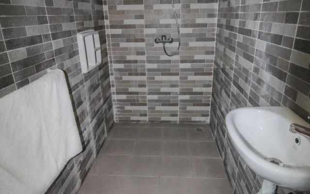 Riyuri Guest House