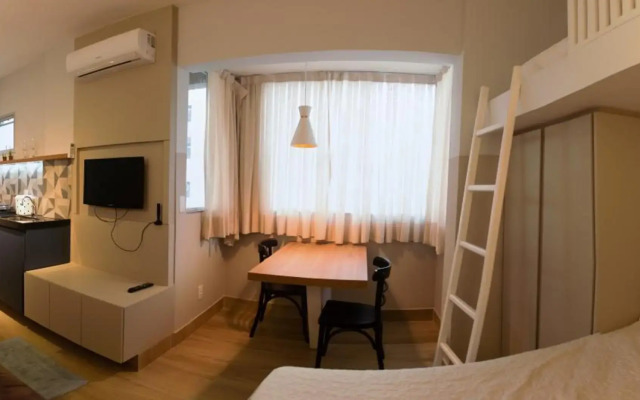 Flat Beverly Hills 307