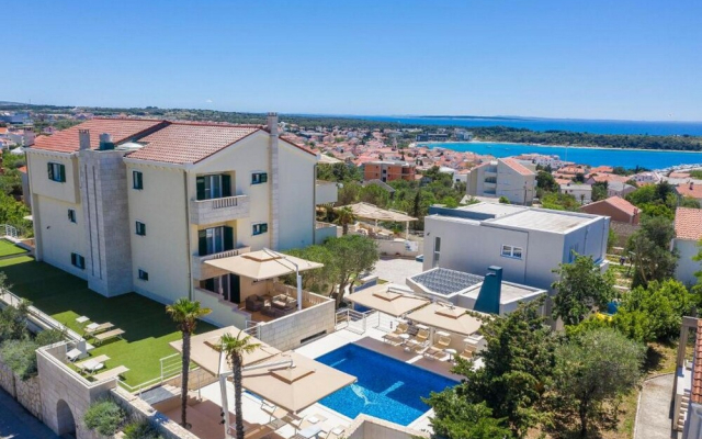 Sargas Suite 4 With Garden View