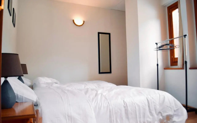 Apartmentsix4