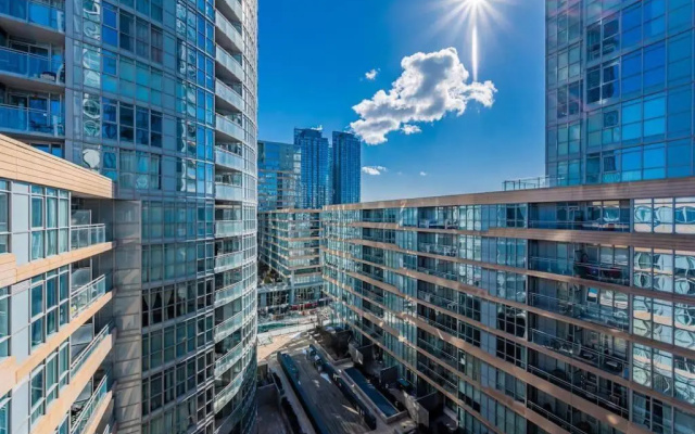 Beautiful 2BR-2Bath Condo Parking Balcony