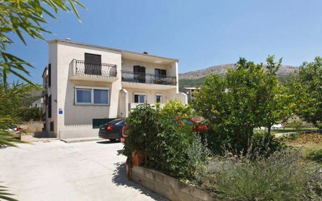 Nice and sea view apartment in Podstrana