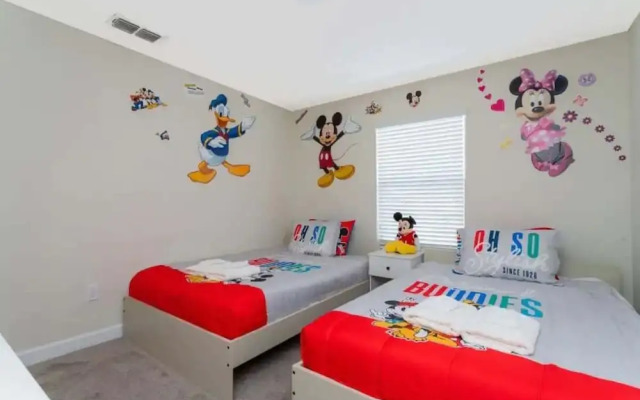 Roomy Family Home-sleeps 16 109