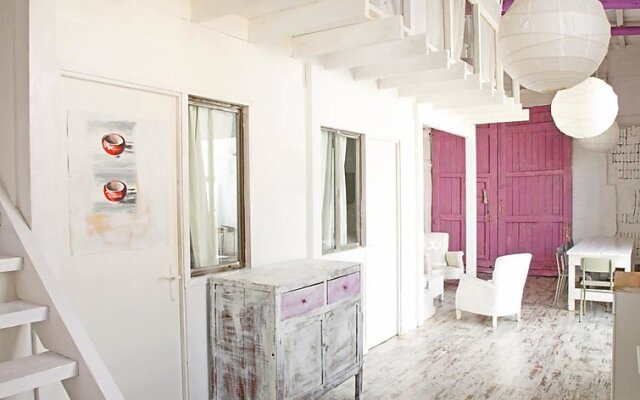 Отель Holiday Home Blanca Барселона вид на фасад