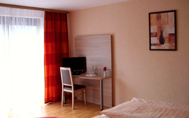Hotel Road-House