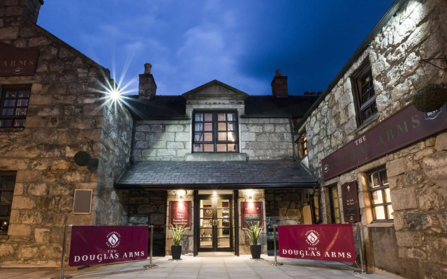 Douglas Arms Hotel
