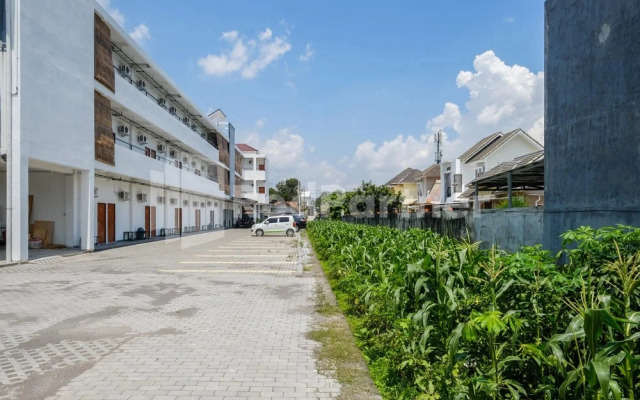 Tentram Guesthouse near Amikom Mitra RedDoorz