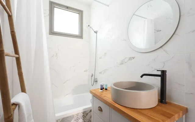 Modern and Stylish 2BR Apartment
