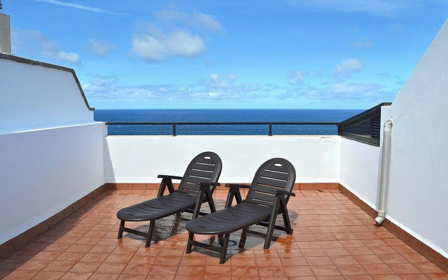 Window towards the Atlantic Ocean