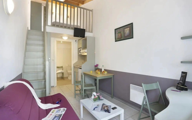 Large Mezzanine Stay for 6 in Merville