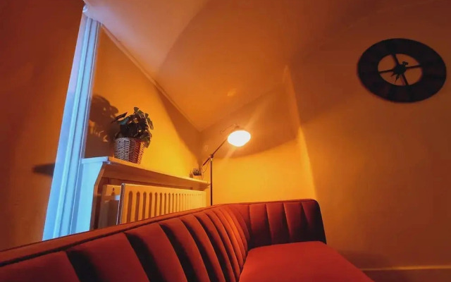 Charming London Apartment With 2 Bedrooms