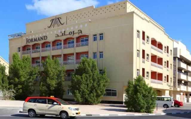 Отель Jormand Suites, Dubai вид на фасад