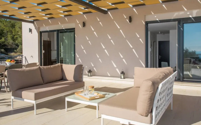 Luxury Villa Juliet with Heated Pool