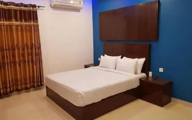Gulberg Tower Hotel