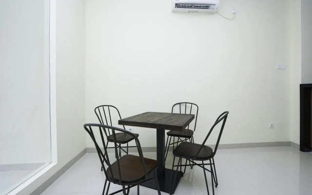 OYO 1428 miko capsule hotel