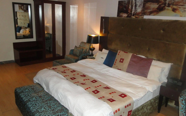Capital Inn Plus