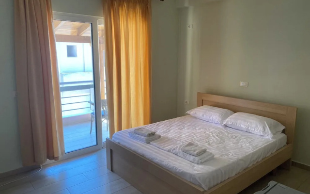 Room-blue Breeze Side View Apartment