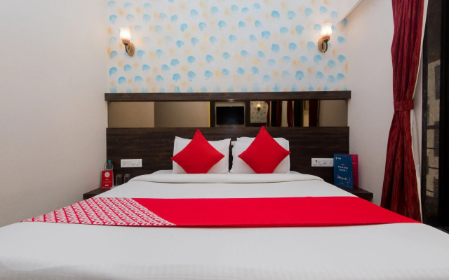 OYO 10650 Hotel Lotus Residency