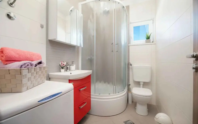 Beautiful 2-bedrooms Apartment in Rogoznica
