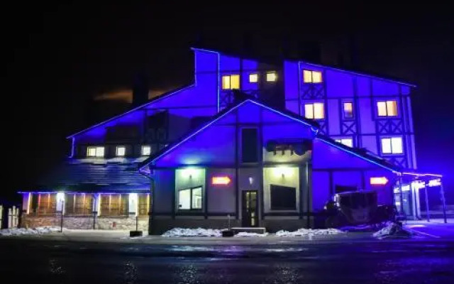 Hotel-Restaurant Complex Trio