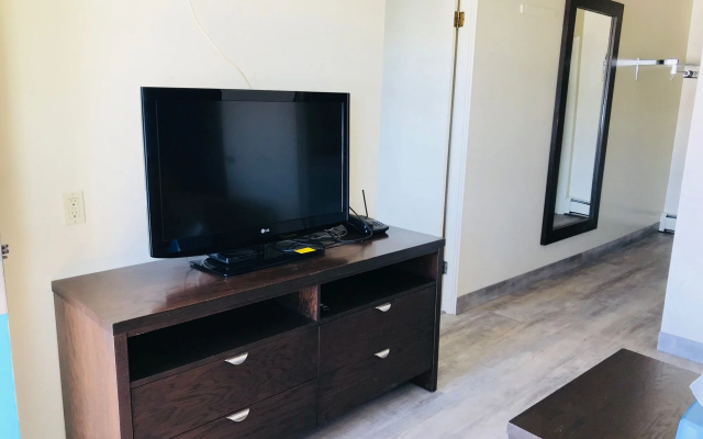 Empire Inn & Suites