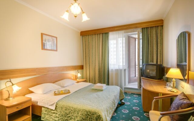 Апартаменты #41 OREKHOVO APARTMENTS with 3 bedrooms near Tsaritsyno park комната для гостей