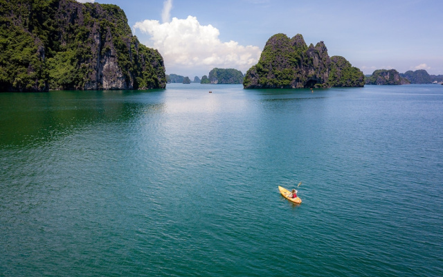 Heritage Line Violet cruise – Ha Long Bay & Lan Ha Bay