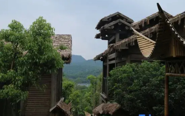 Qianhua Ancient Village Rufeng Homestay
