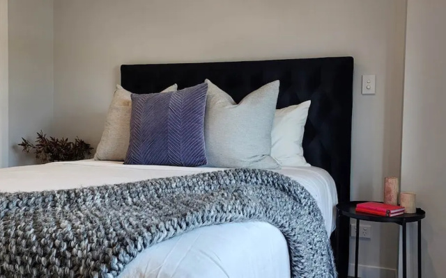 Enfield Lux- Brand New Apartment