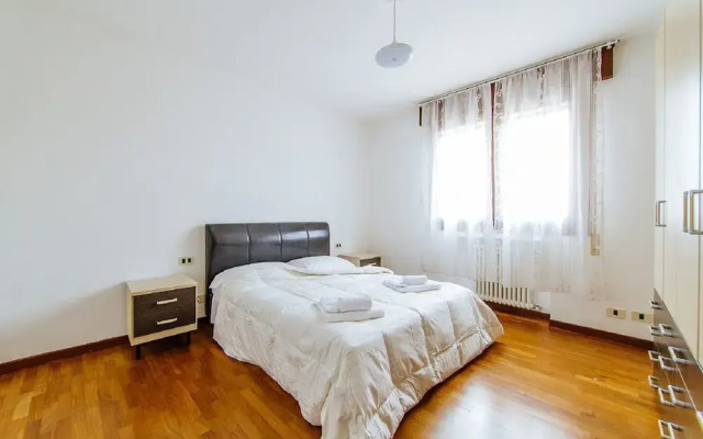 Romy charmy flat