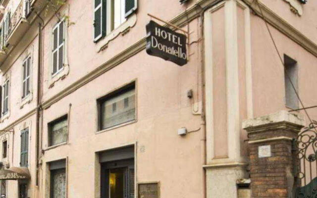Hotel Donatello вид на фасад