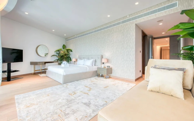 Ultra Luxurious 4 Bed Apartment