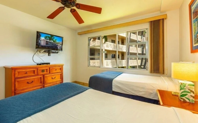 Royal Mauian #219 2 Bedroom Condo by RedAwning