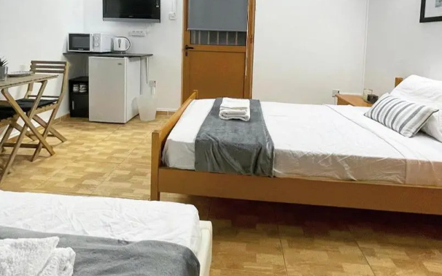 Comfortable, modern studio apartment