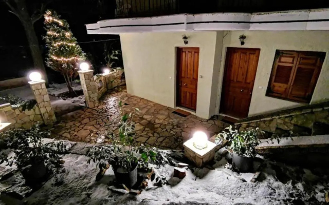 Keramidaki Mini Suites 1