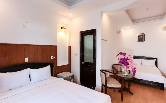 Da Nang Beach Hotel